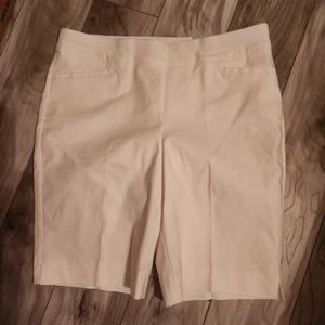 Chico's Brigitte Slim Short size 2.5(14)